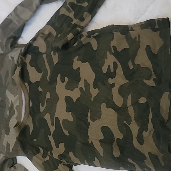 Boys Army print long sleeve shirts 6/7 - Picture 3 of 6